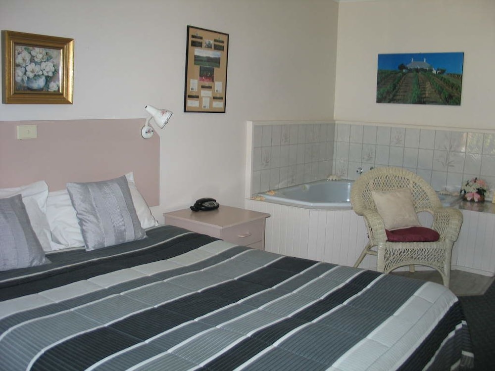 Balnarring Village Motor Inn 12/52