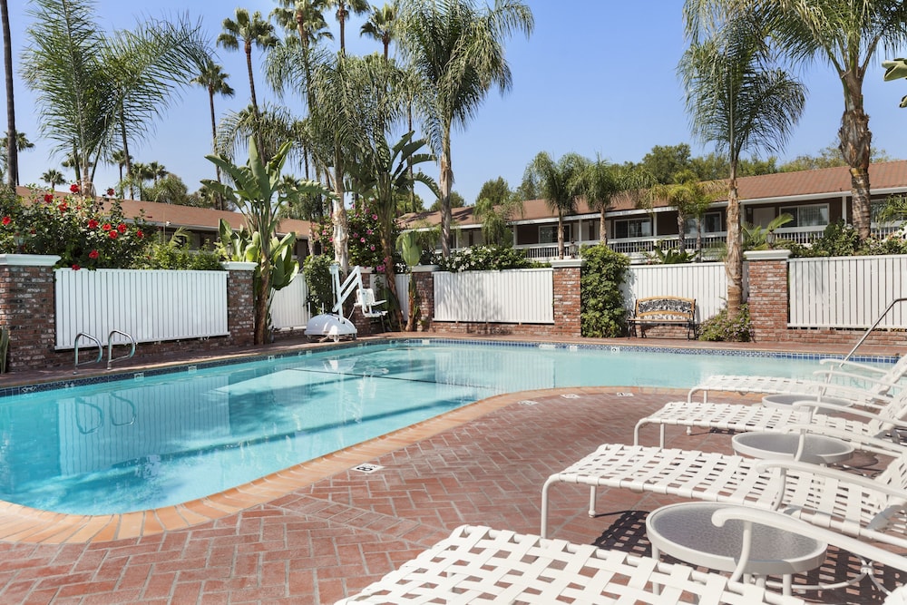 Best Western Plus Carriage Inn 5/78