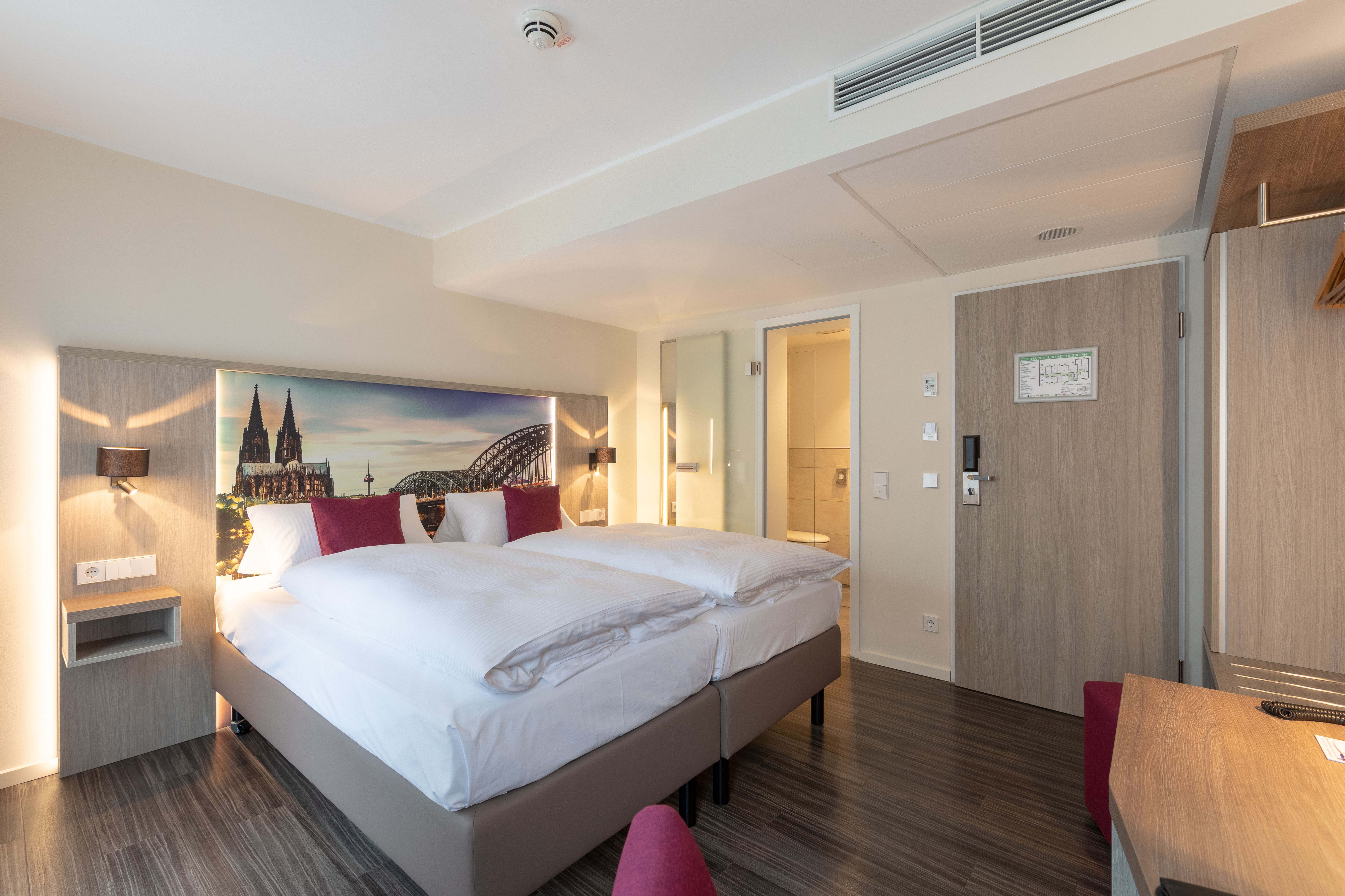 Comfort, King Bed