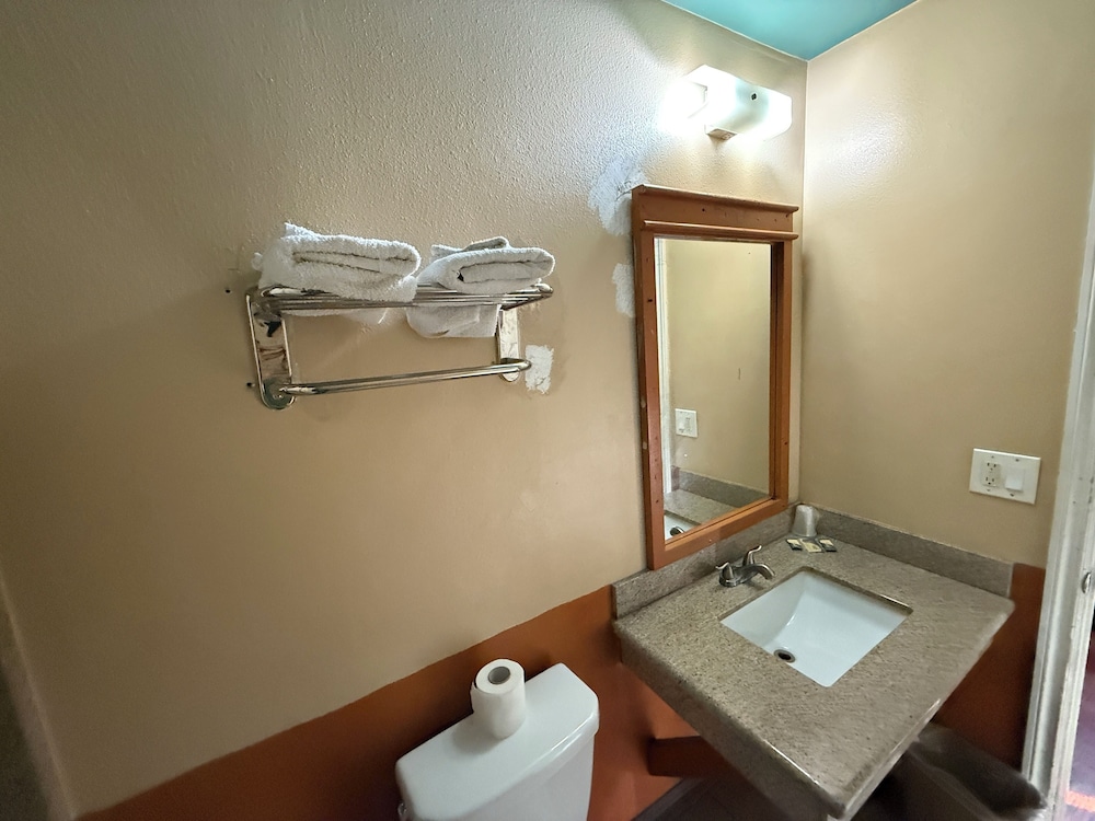 Rocky Inn Motel 39/44