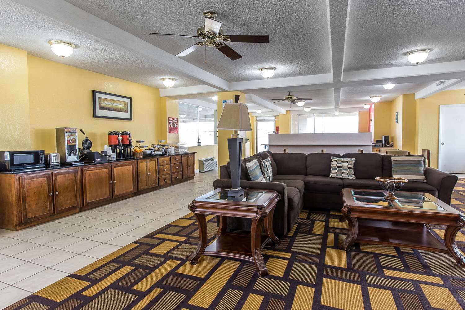 Econo Lodge Byron near Historic District - Warner Robins 8/12