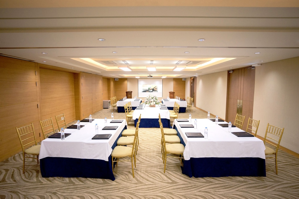 The Summit Hotel Seoul 40/50