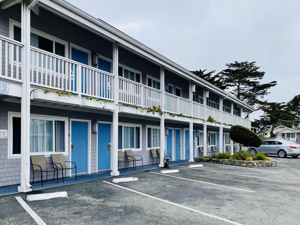 Monterey Bay Lodge 62/71