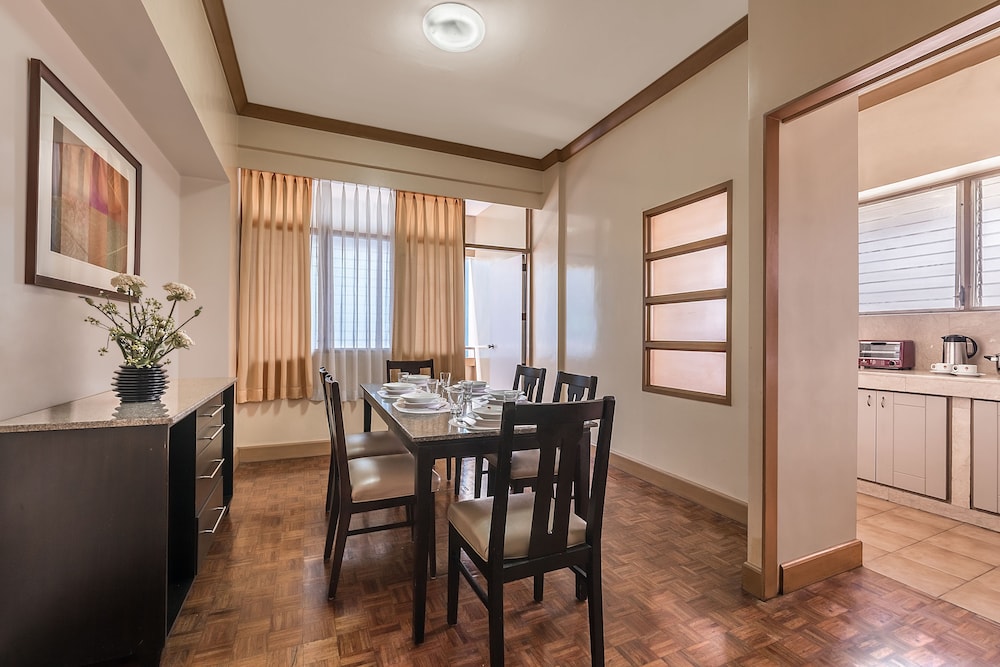 Tropicana Suites 58/74