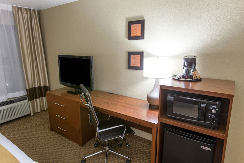 Comfort Inn & Suites Springfield I-44 36/38