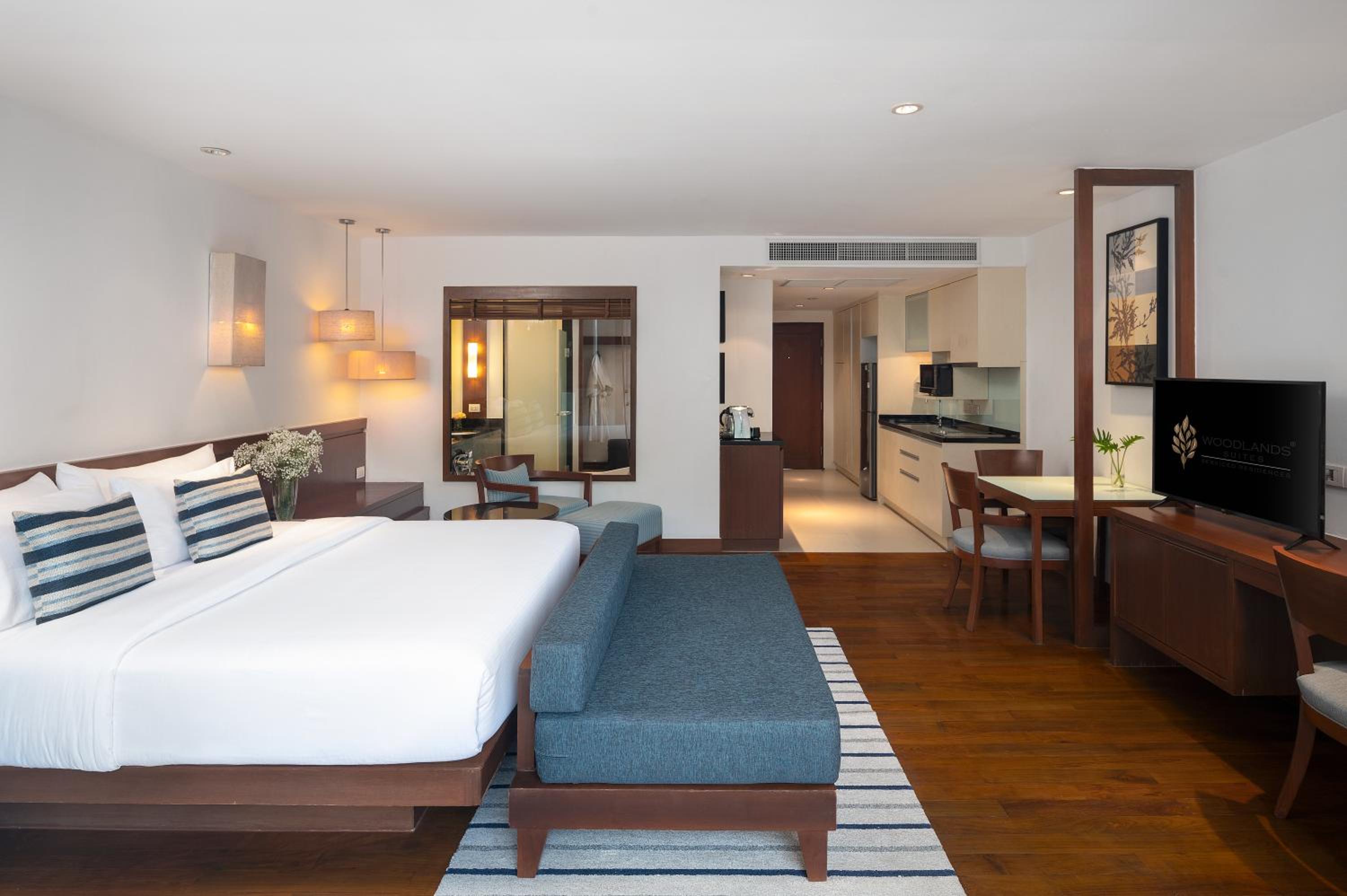 استوديو ديلوكس بسرير كينج، Woodlands Suites Serviced Residences 3/8