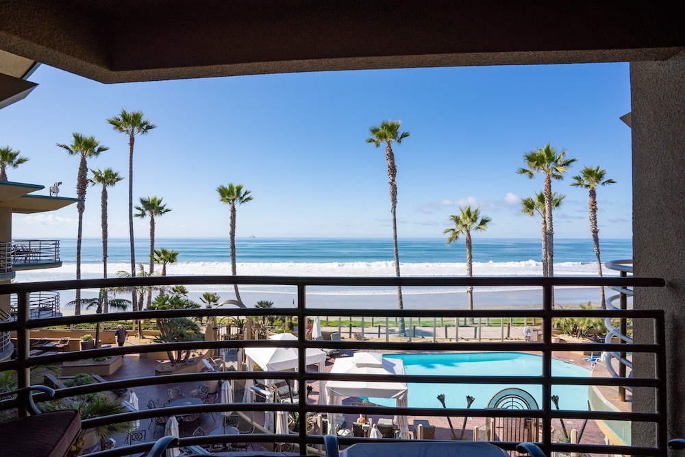 Pacific Terrace Hotel 54/92