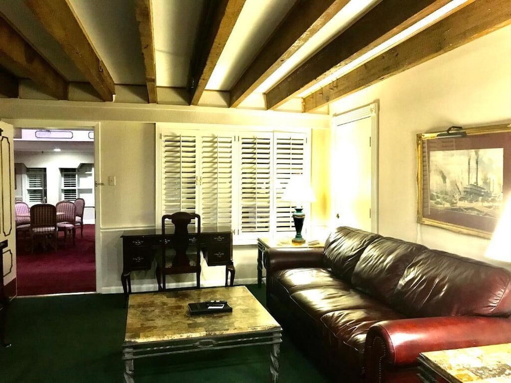 Plaza Suites Downtown New Orleans 25/50
