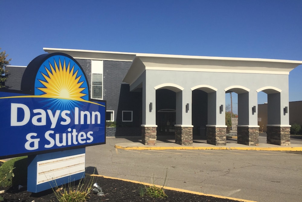 Days Inn & Suites By Wyndham Cincinnati North 31/32