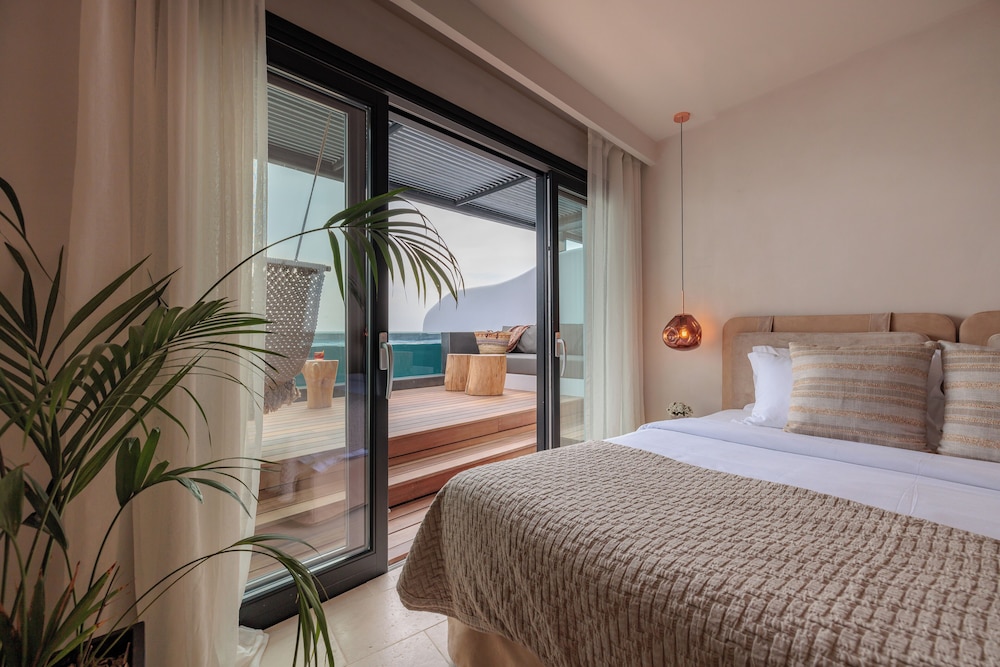 SUPERIOR, DOUBLE BED, SEA VIEW, PRIVATE POOL