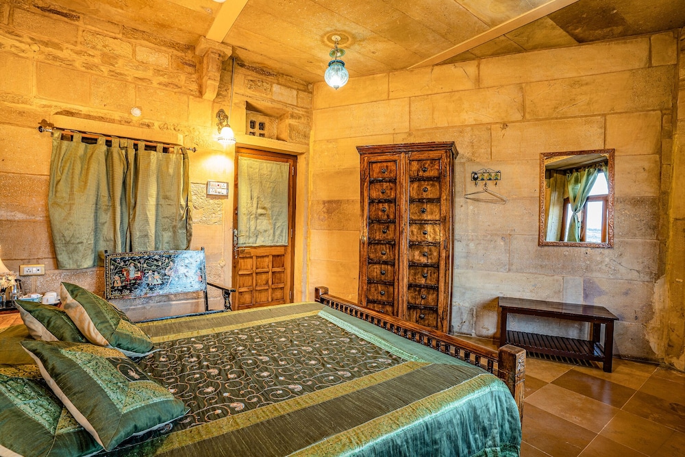 Garh Jaisal Haveli Hotel 15/37