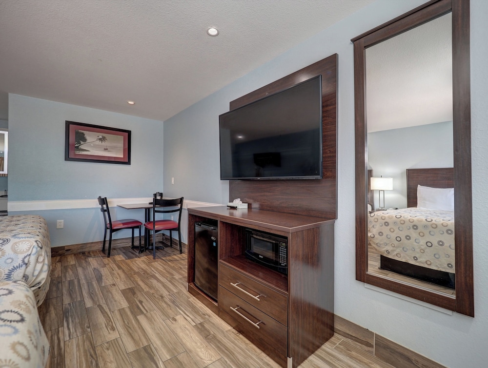 Oceans Edge Hotel, Port Aransas,TX (ex Red Roof Inn Port Aransas) 39/62