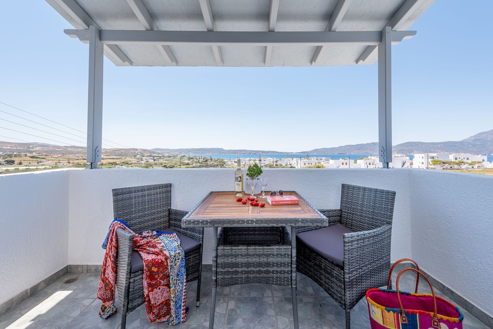 Elea Milos (ex Antonis Rooms) 18/45