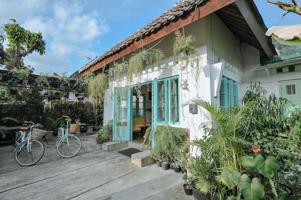 Snooze Guesthouse Yogyakarta - Hostel photo1
