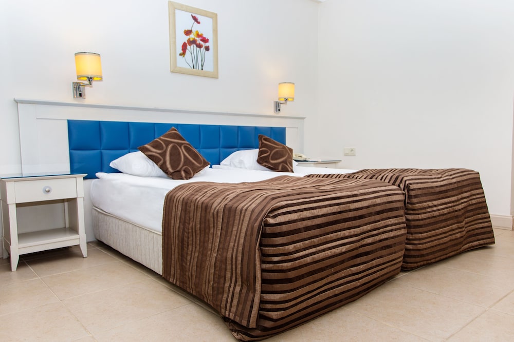 Champion Holiday Village All Inclusive 14/50