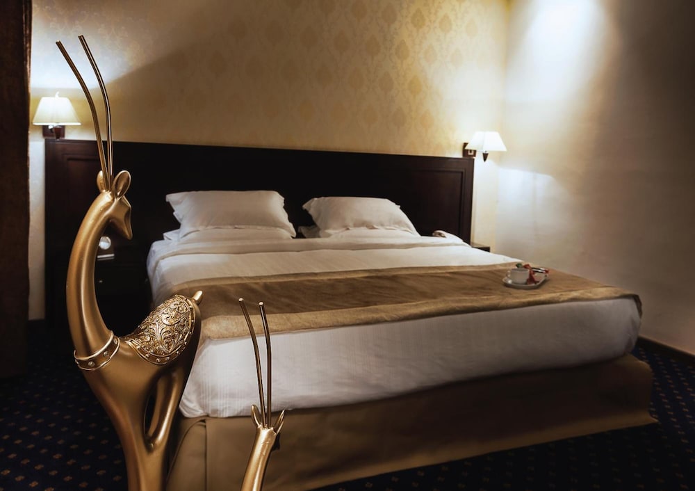 Seven Roses Hotel 14/49