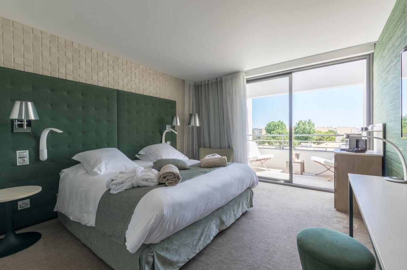 غرفة بريميوم بسرير مزدوج، Oz Apos Inn Hotel 3/3