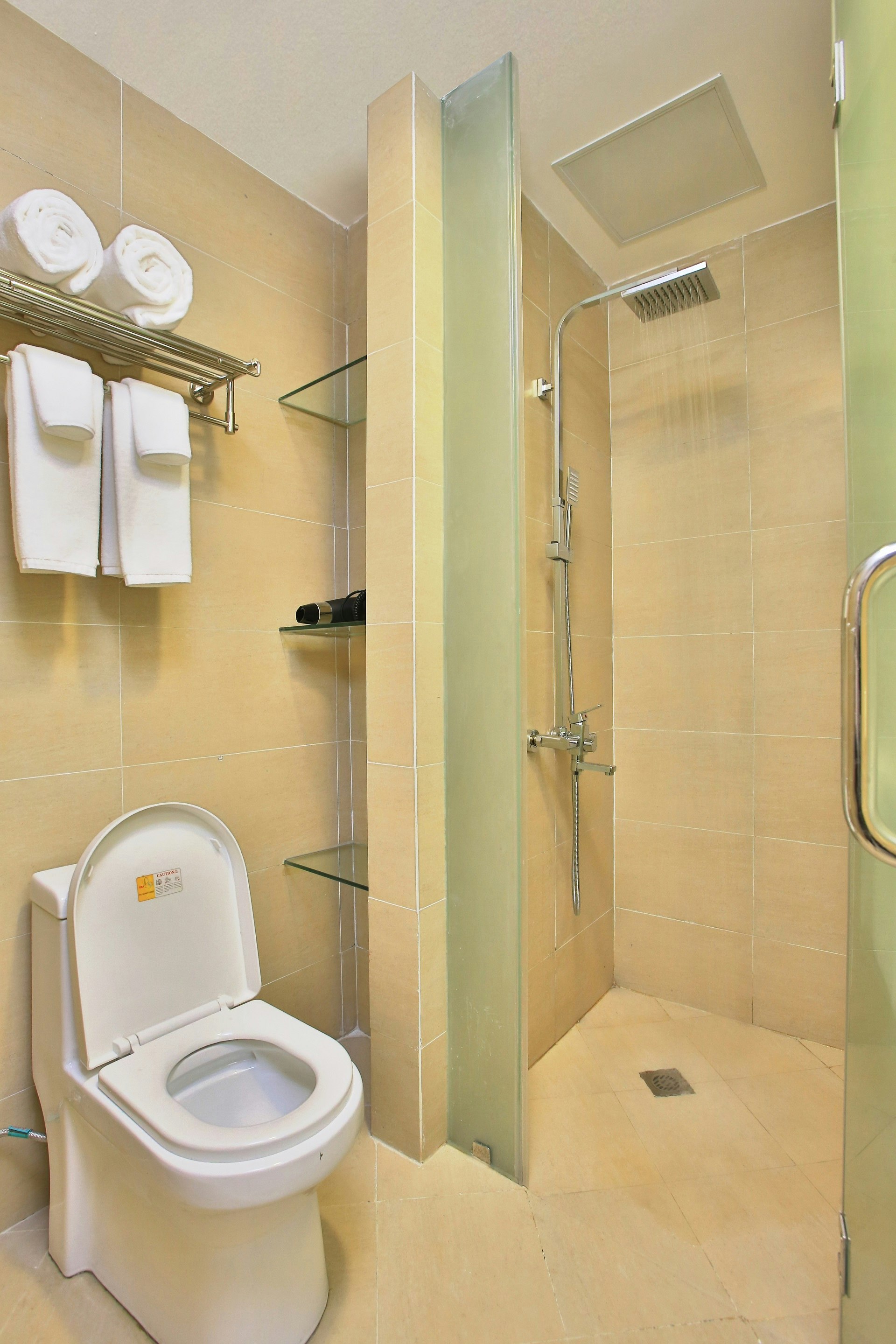 Valero Grand Suite By Swiss-Belhotel Makati 36/36