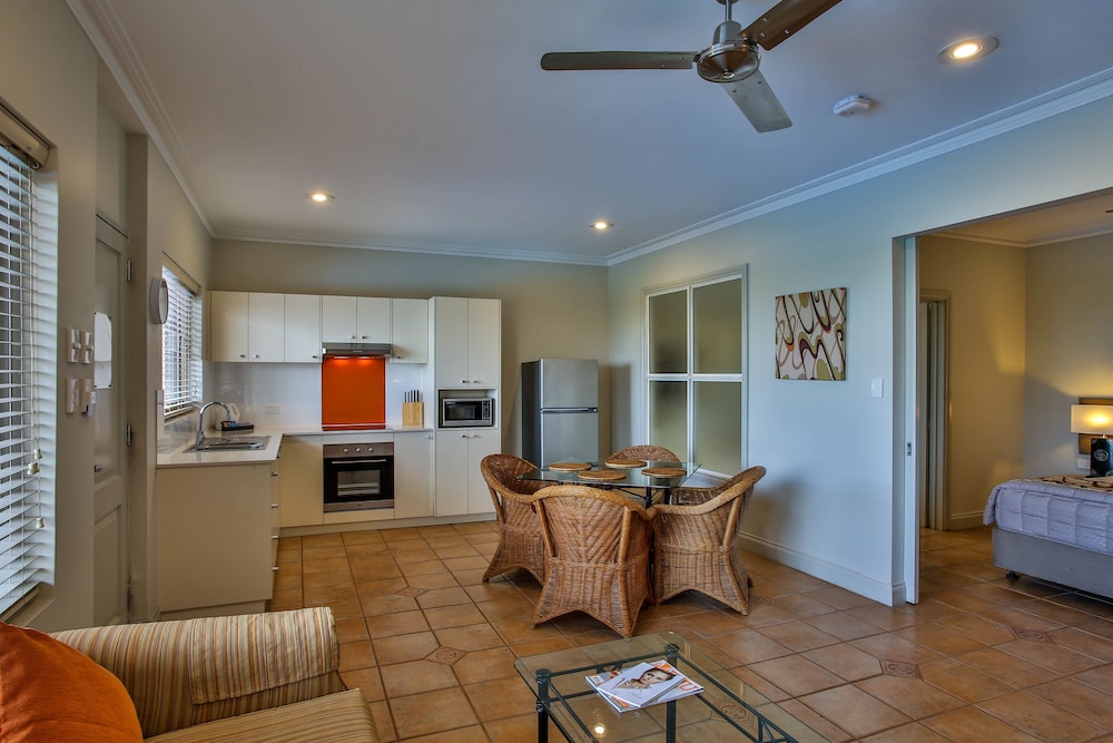 Moonlight Bay Suites 31/41