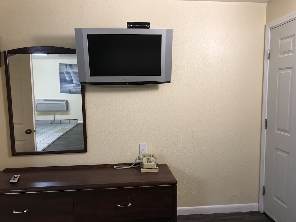 Relax Inn of Medford 20/38