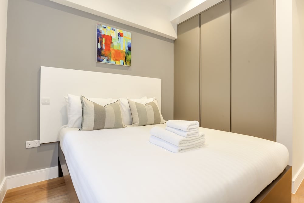 Queensborough Terrace Serviced Apartments 17/50