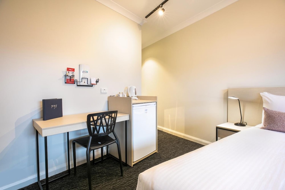 Hendon Hotel 14/50