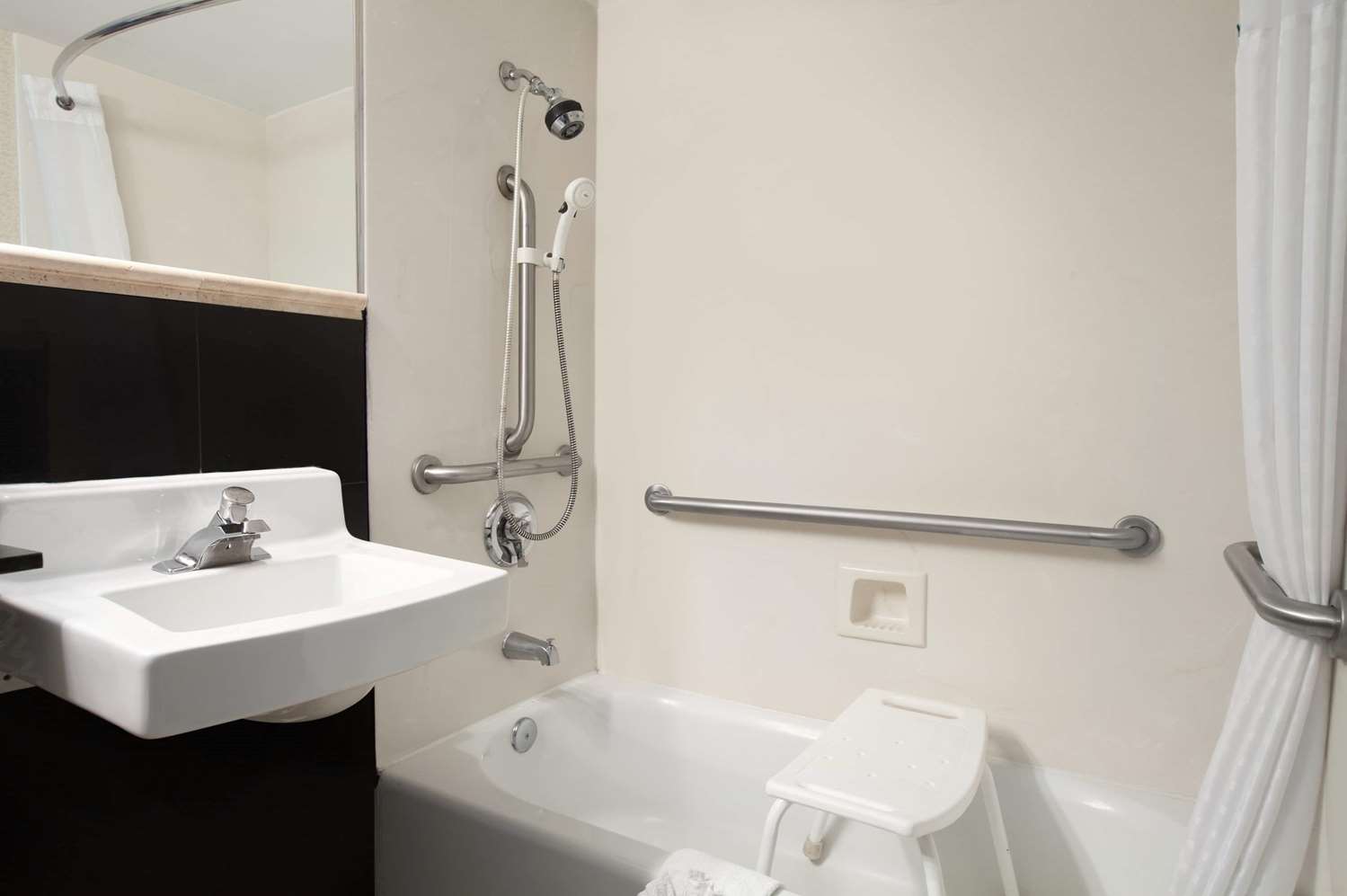 Days Inn by Wyndham Concord 25/25