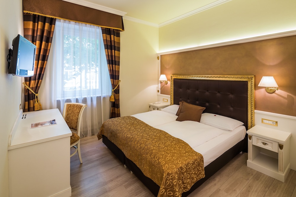 Windsor Hotel 11/50