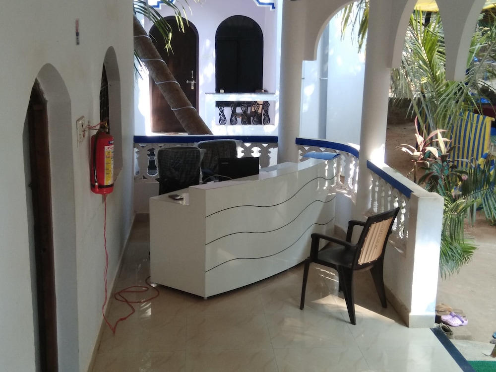 Swati Hotel 8/72