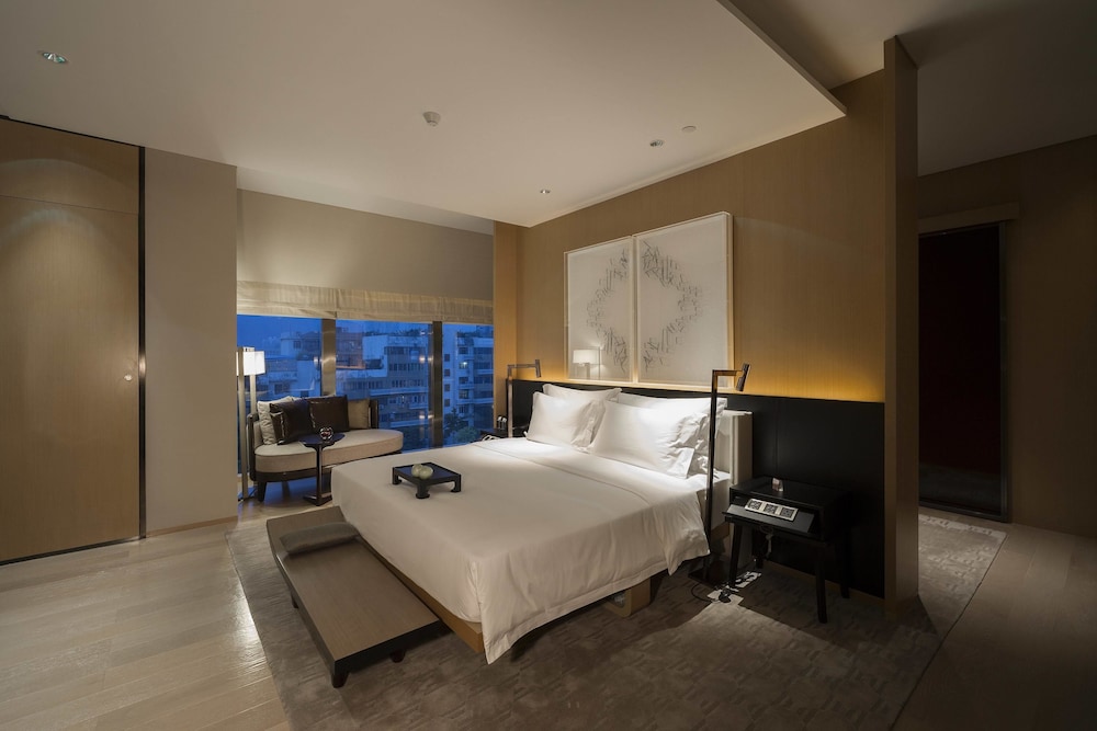 Hui Hotel 35/65