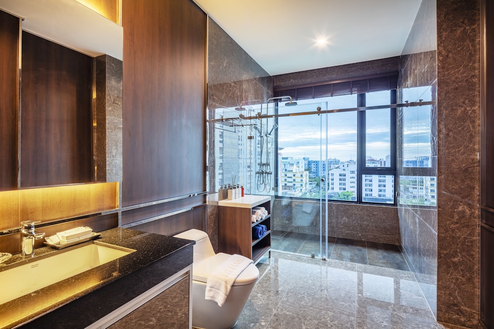 Grand Sala Thai 49/50