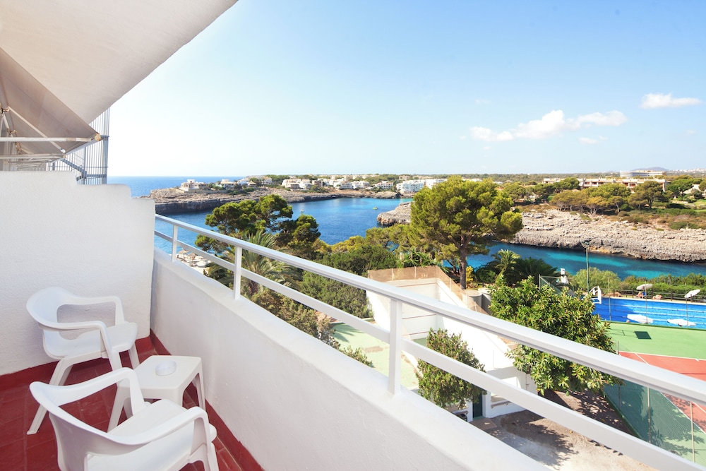 JS Cape Colom - Adults Only 24/45
