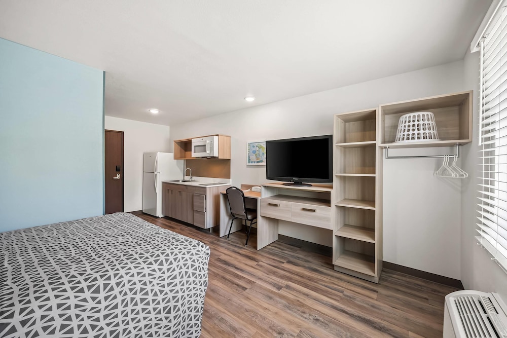WoodSpring Suites Jackson Hub City 32/63