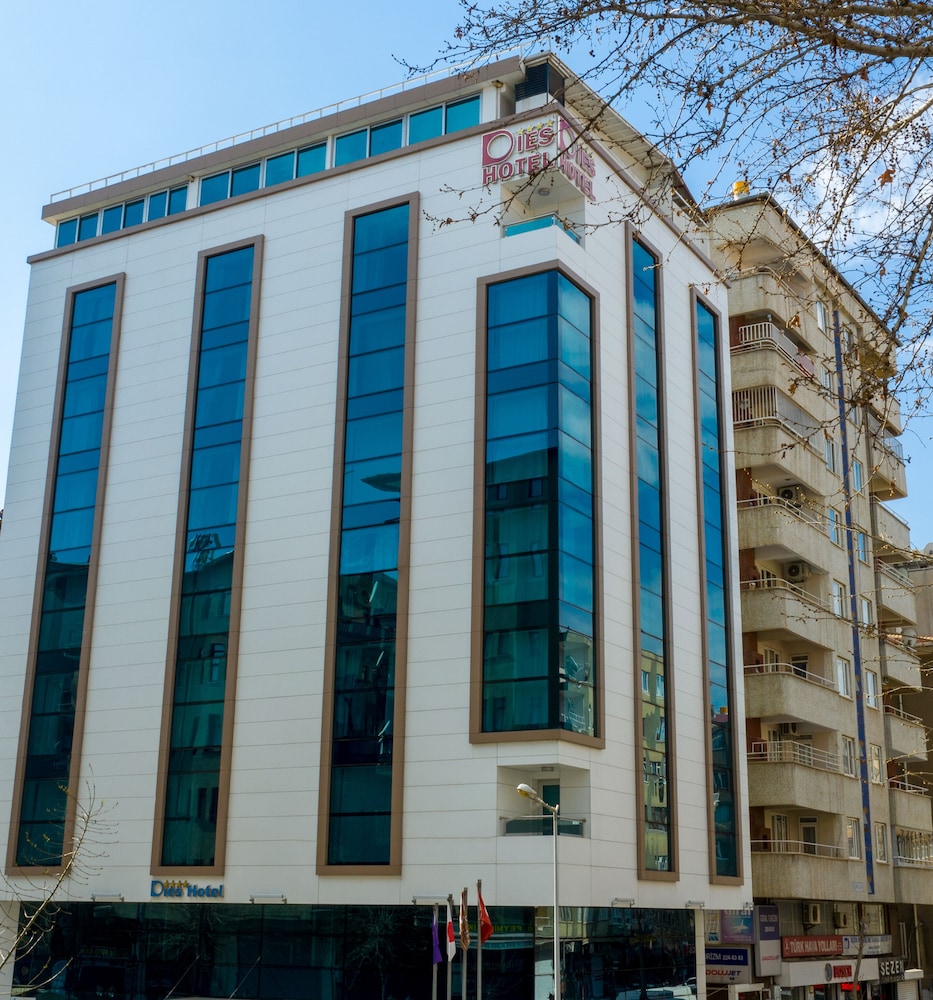 Dies Hotel 3/62