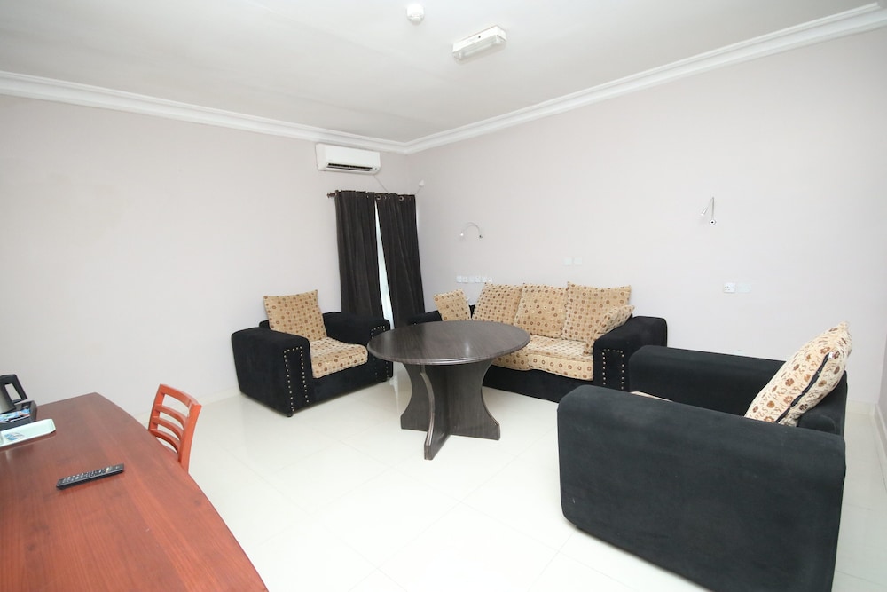 Denis Hotel 45/64