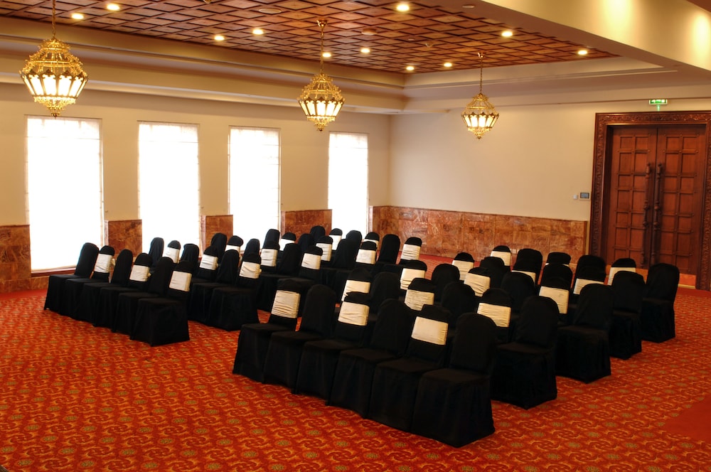 Serena Hotel Faisalabad 63/71