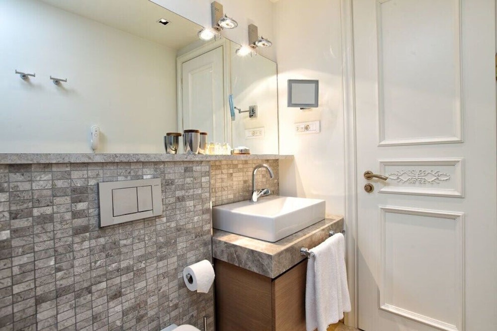 غرفة قياسية بسرير كوين، Taksim 15 Suites by Stay Lab 3/3