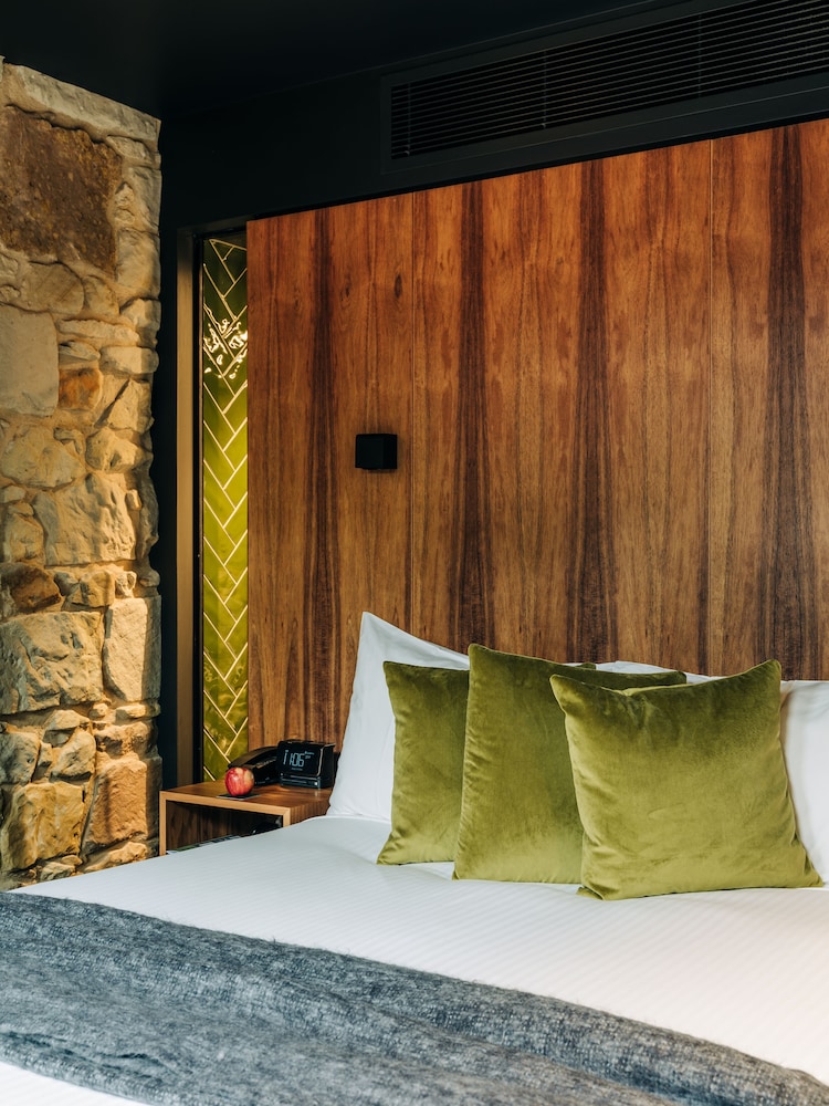 Moss Hotel 27/49