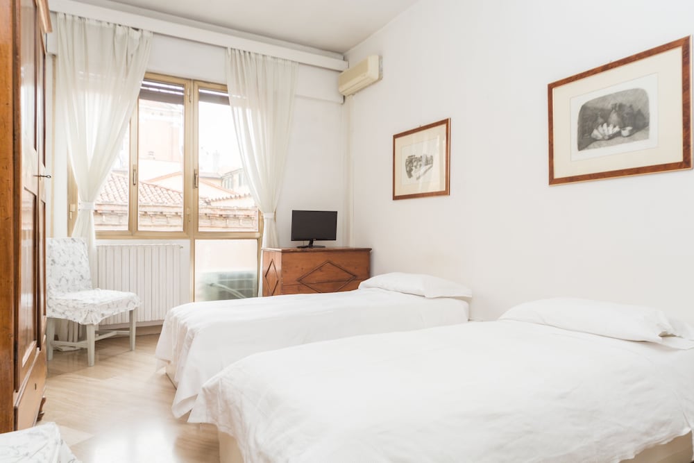 Cristina Rossi Bed and Breakfast 11/50