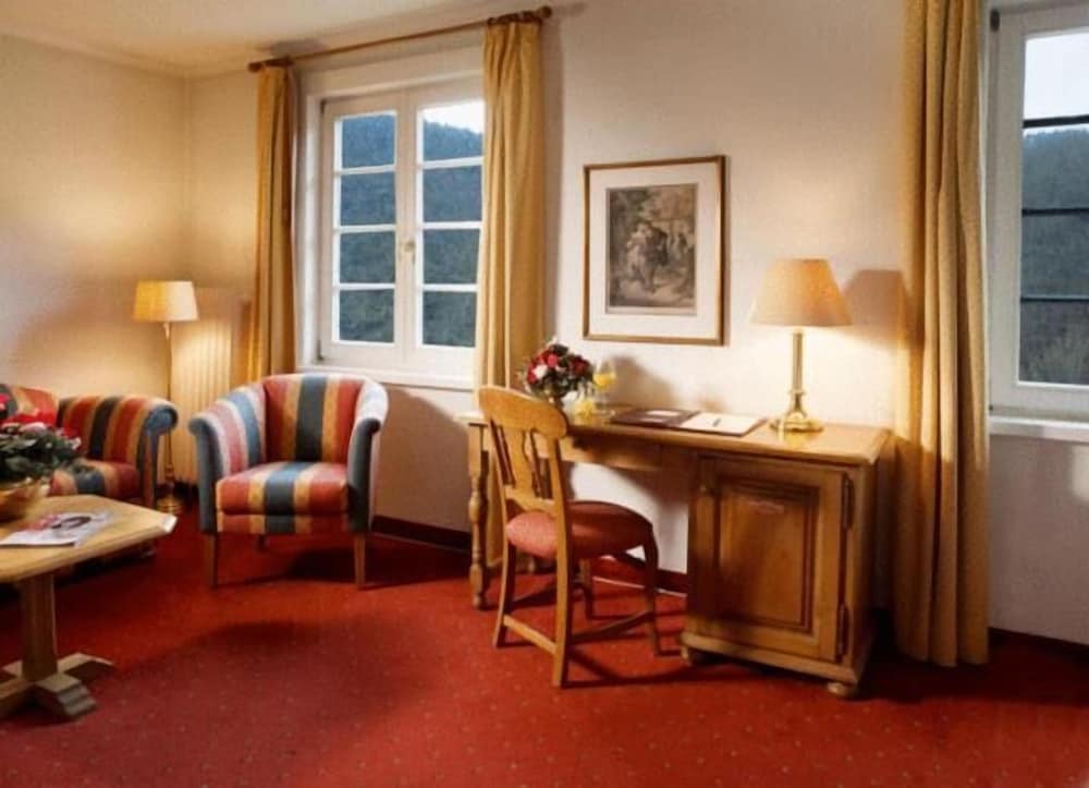 Hotel und Restaurant Burg Schnellenberg 35/54
