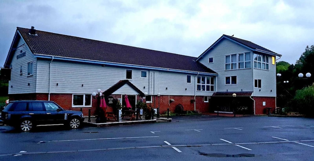 The Riverside Inn 38/49