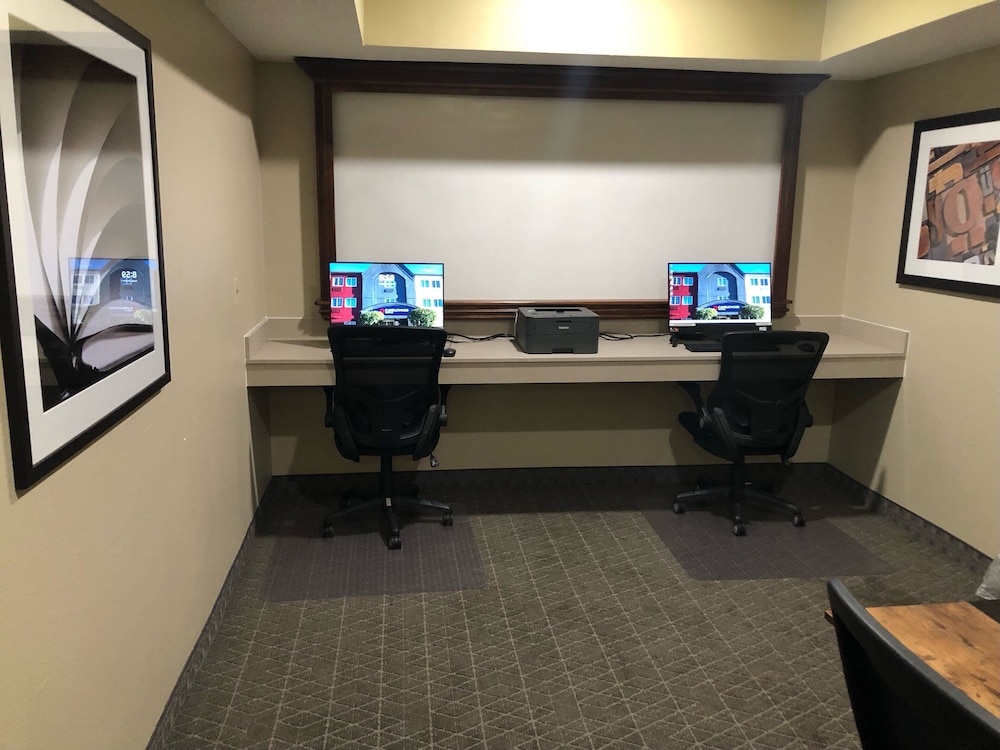 Candlewood Suites Fort Wayne by IHG 39/50
