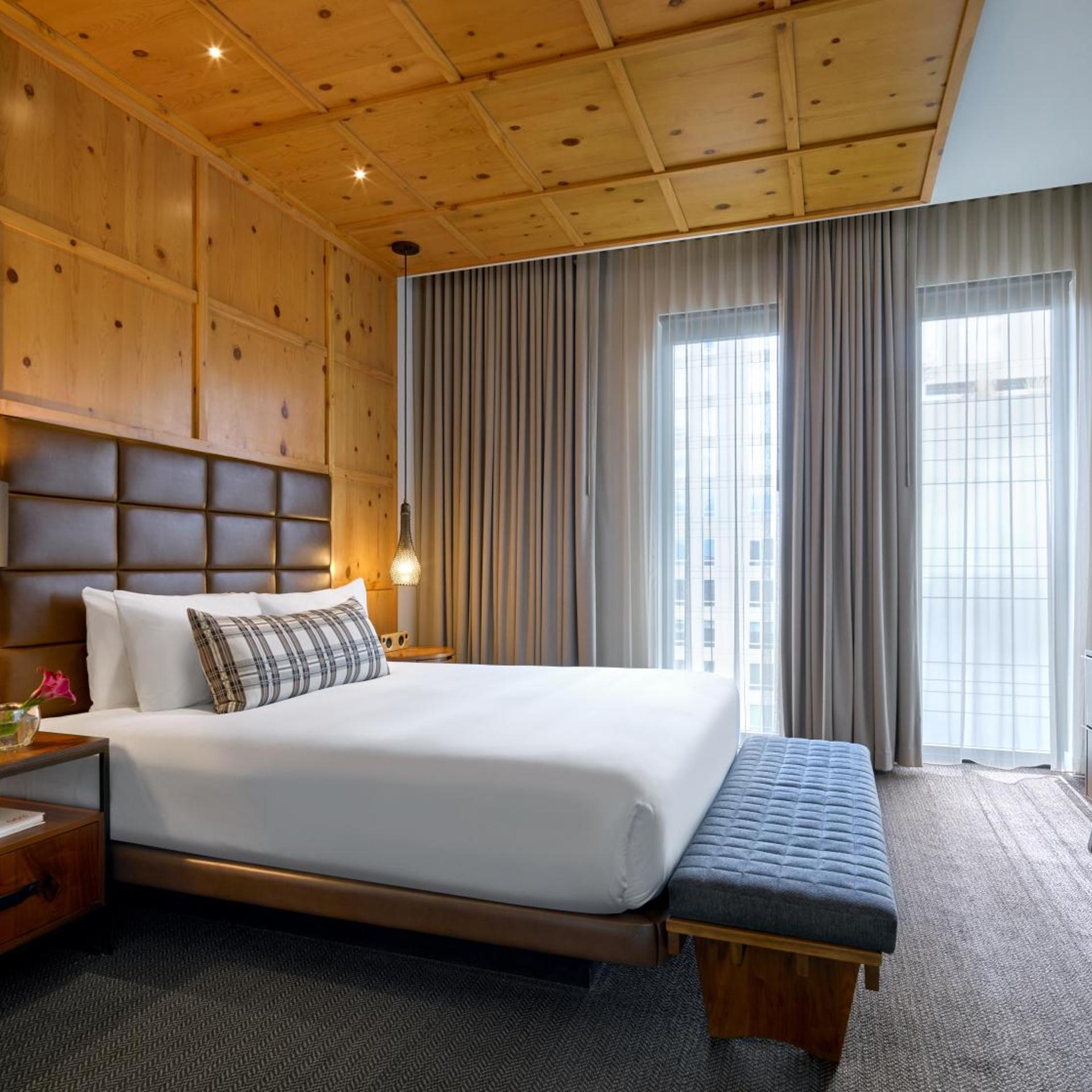 Aspen, Suite