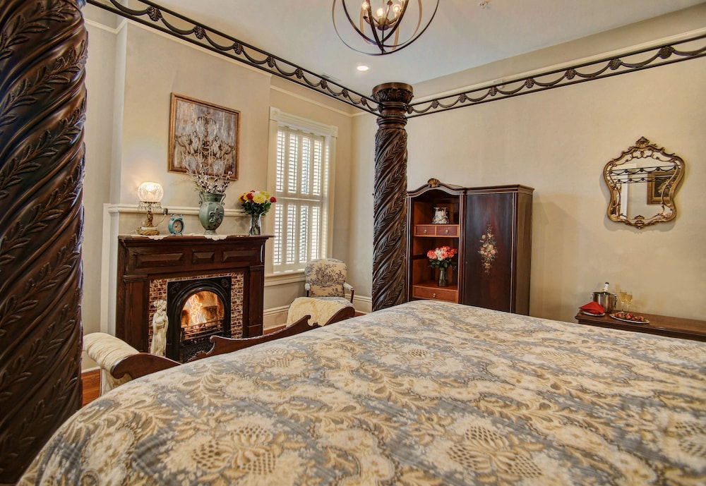 غرفة بسرير كينج، Mcmillan Inn 3/4