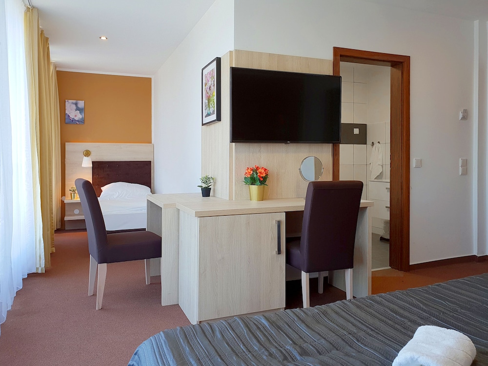 Hotel Denbu 10/67