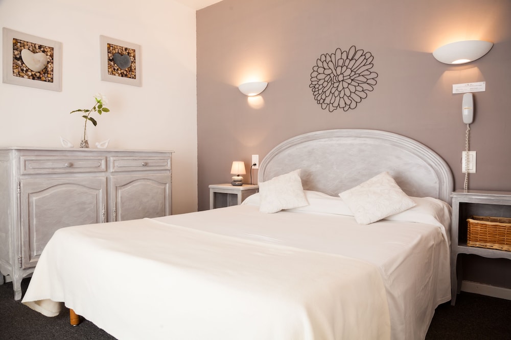 HOTEL LE PETIT MANOIR REST. LA TONNELLE 6/27