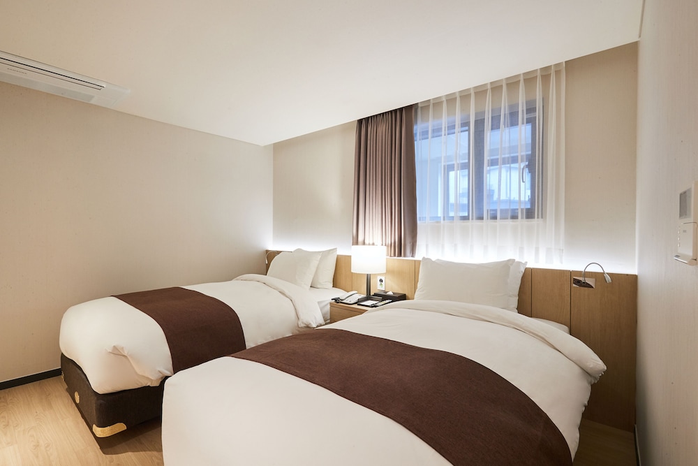 Eden Paradise Hotel 22/63