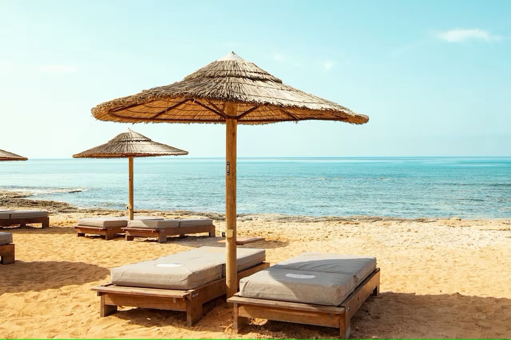 Piere Anne Beach Hotel 36/47