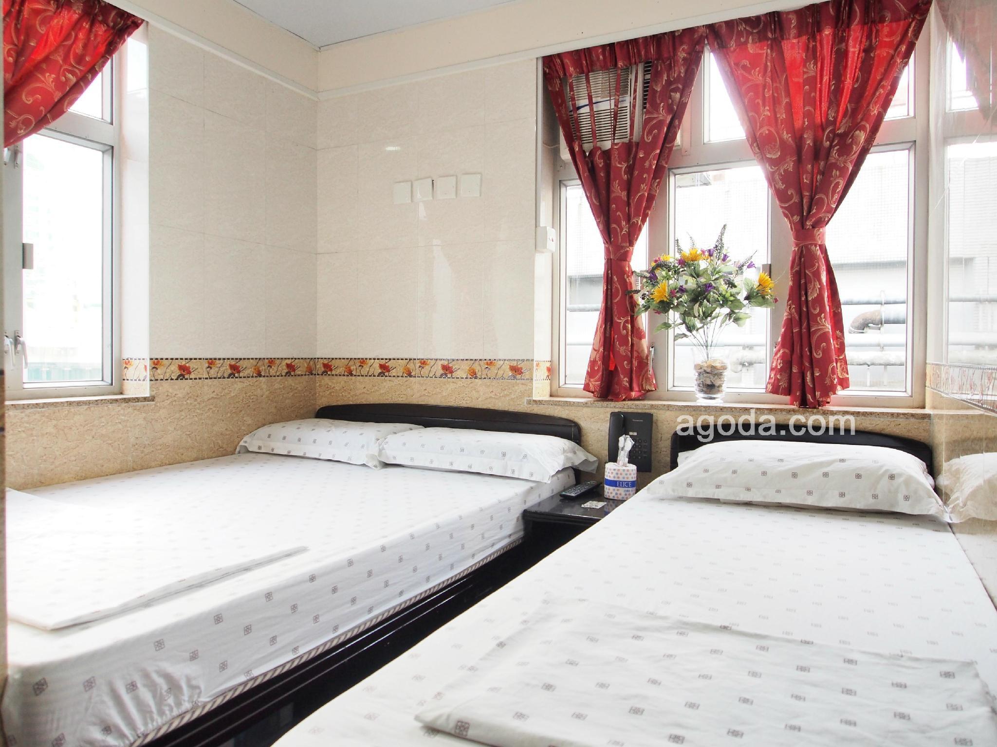 ROOM, TRIPLE, 1 DOUBLE AND 1 SINGLE BED