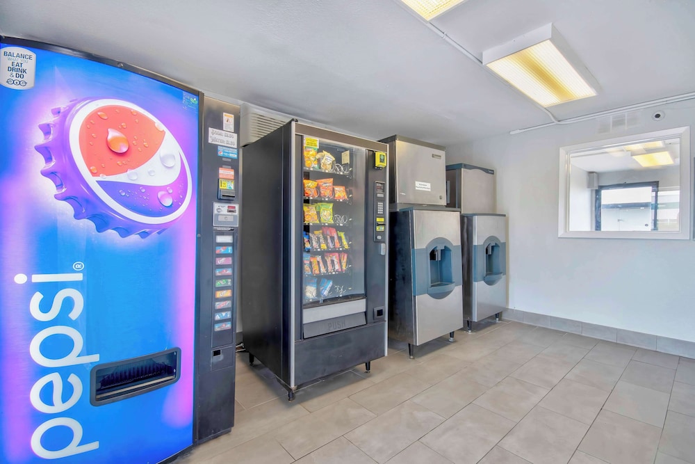 Motel6 Jonesboro, AR 8/37
